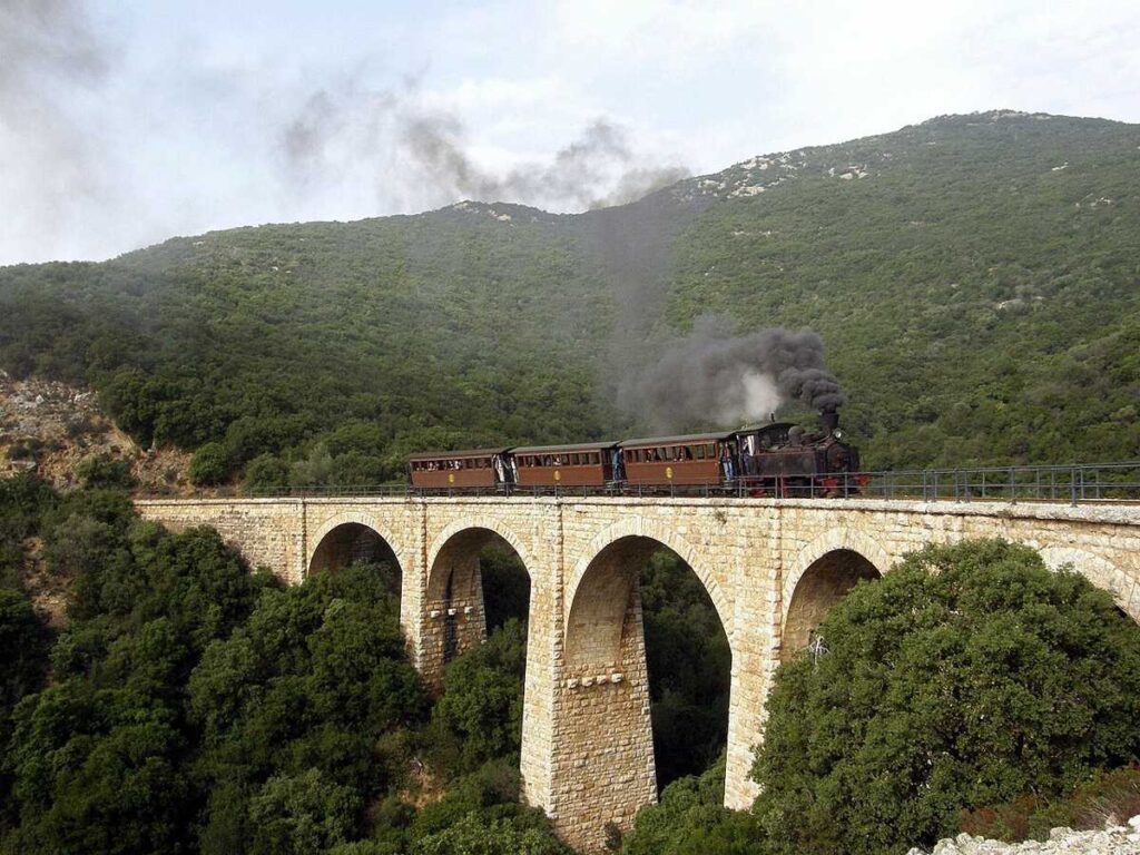 Pelion Travel Guide: Stone Villages, Beaches and the Mountain of the Centaurs